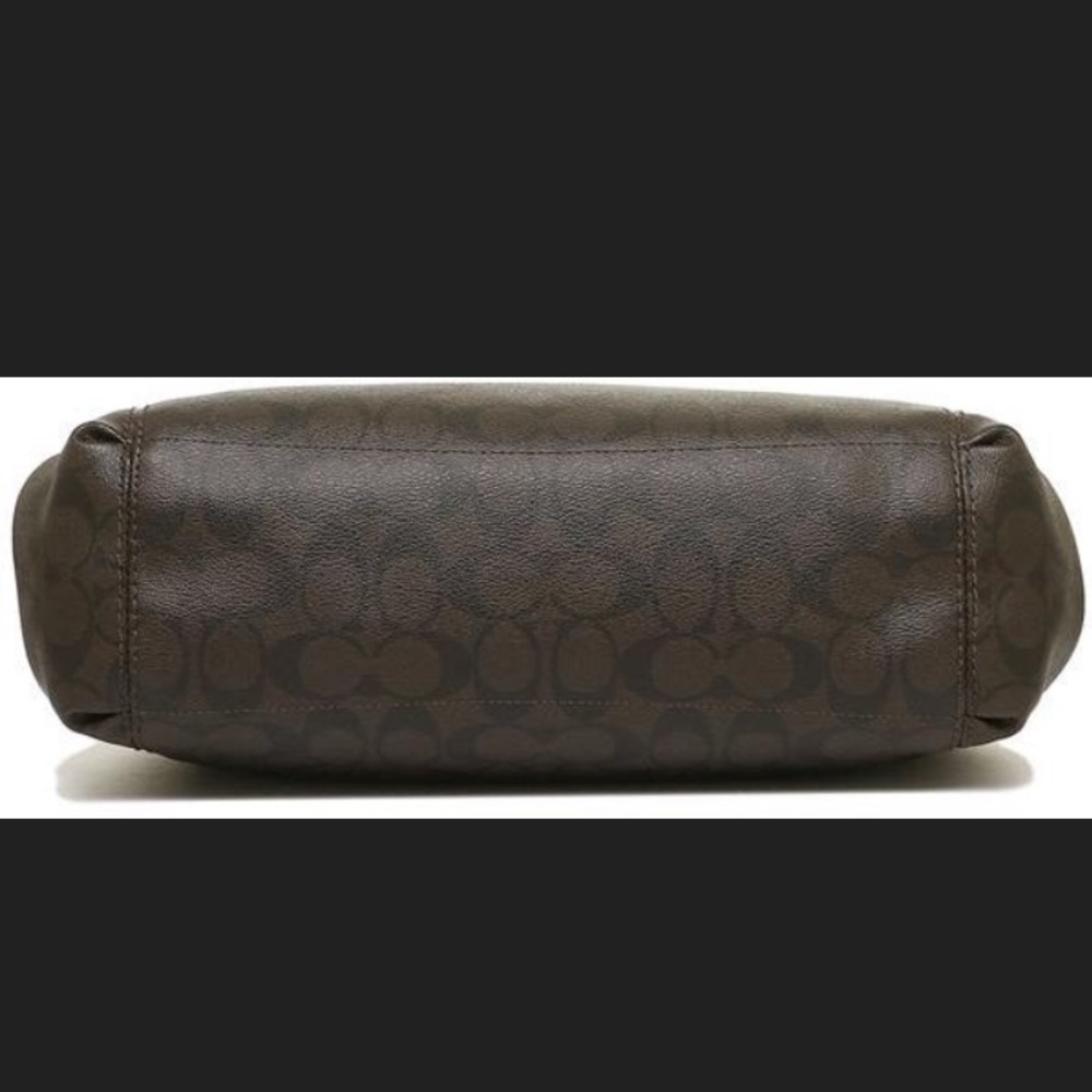 Coach Lexy Shoulder Bag in Signature Canvas - Picture 3 of 5